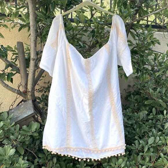 TULAROSA Sara White Off the Shoulder Pom Trim Swiss Dot Shift Dress. Small. NWT - Picture 3 of 7